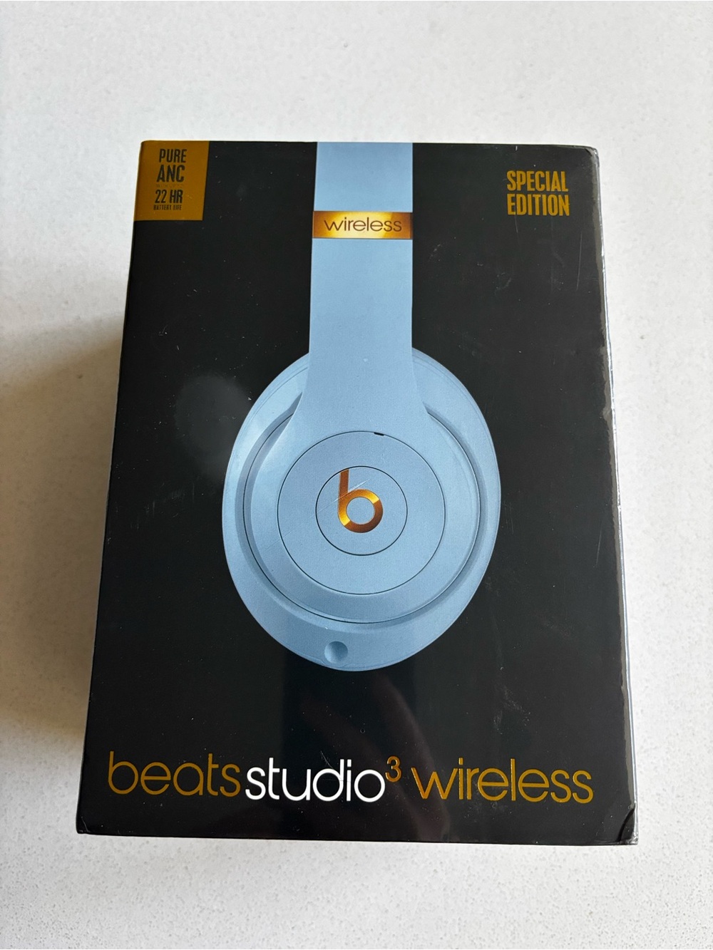 Beats by Dre Studio3 Wireless Special Edition Light Blue with Gold Accents